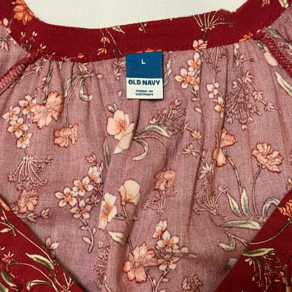 Old Navy Dark Red Floral Flutter Sleeve Top - Size L - EUC - Picture 6 of 9